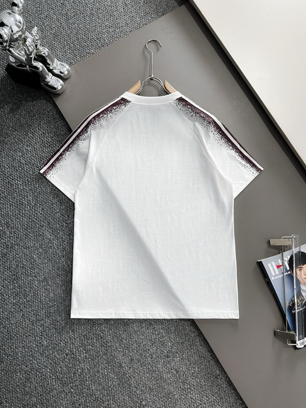 ブランドTシャツ背面デザイン